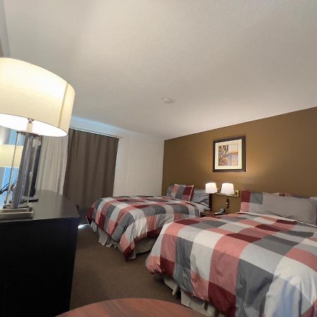 Monashee Motel Сикамус Екстериор снимка